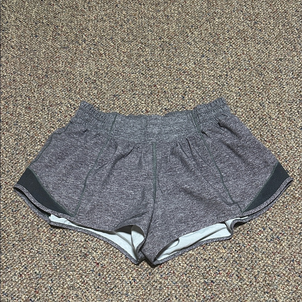 Lululemon Hotty Hot Shorts Size 6, 2.5 In